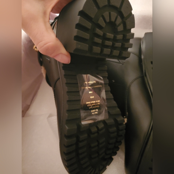 NIB $1990 sz 37 Valentino combat boots with real fur - Picture 4 of 8